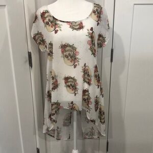 Hot topic, sheer top with skulls Women’s
